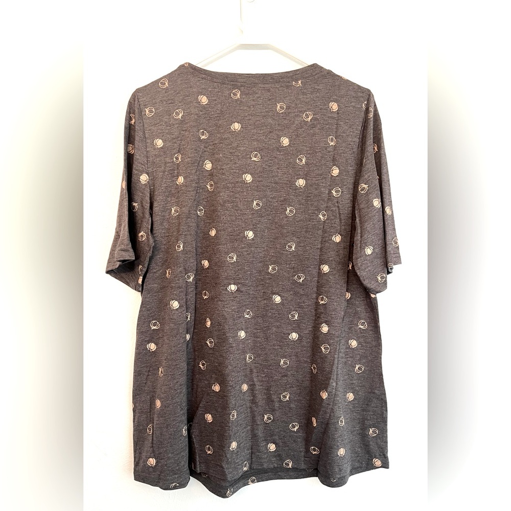 BloomChic Grey Pumpkin T-Shirt + Pumpkin Earrings Set - Picture 2 of 4